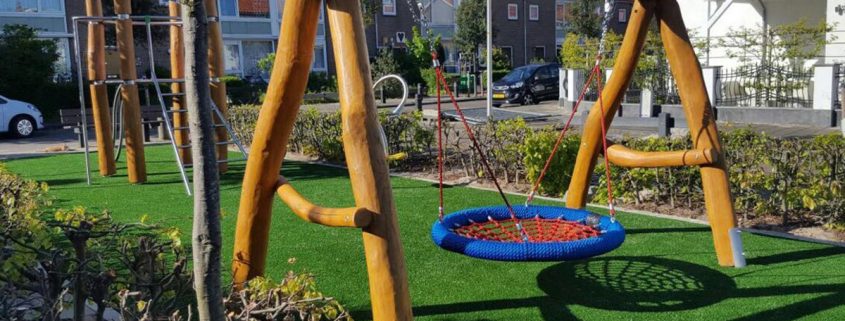 Spielplatzgeräte von stilum auf einem niederländischen Spielplatz