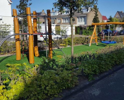 Spielplatzgeräte von stilum auf einem niederländischen Spielplatz