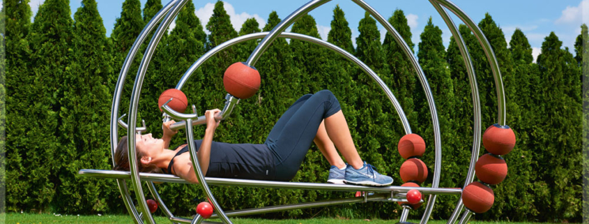 Fitnessübung auf einem stilum Fitnessgerät